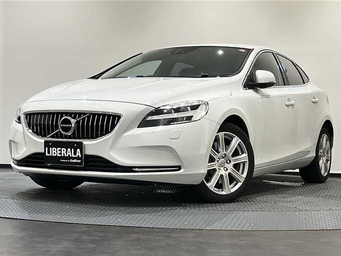 新着情報“Ｖ４０T3 インスクリプション”2017年式アイスホワイト入荷しました！