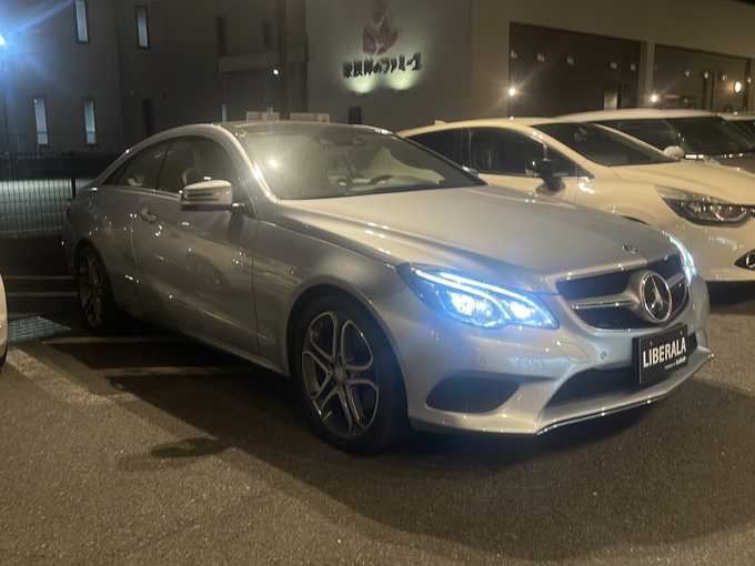 新着情報“ＥクラスE350 クーペ”2013年式ダイヤモンドシルバー入荷しました！