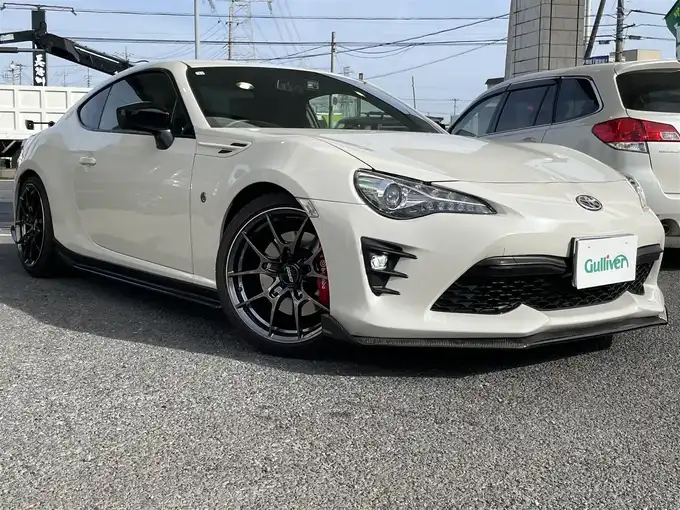 新着情報“８６GTリミテッド ブラックパッケージ”2018年式クリスタルホワイトパール入荷しました！