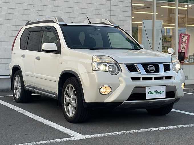 新着情報“エクストレイル20Xt”2012年式ブリリアントホワイトパール入荷しました！