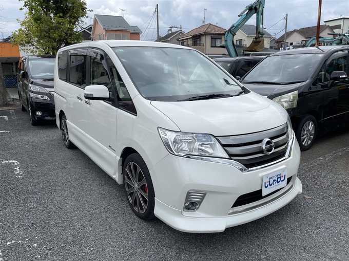 新着情報“セレナハイウェイスター S－ハイブリッド”2013年式ブリリアントホワイトパール入荷しました！