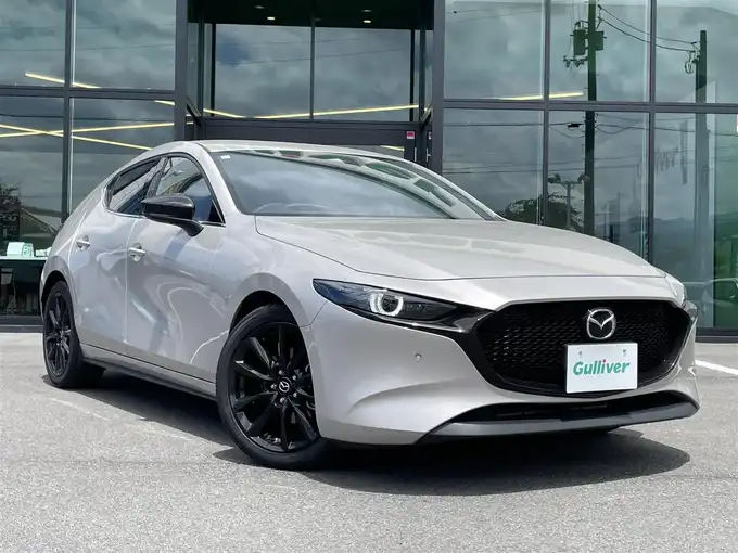 新着情報“ＭＡＺＤＡ３ファストバック20S レトロスポーツエディション”2023年式プラチナクォーツメタリック入荷しました！