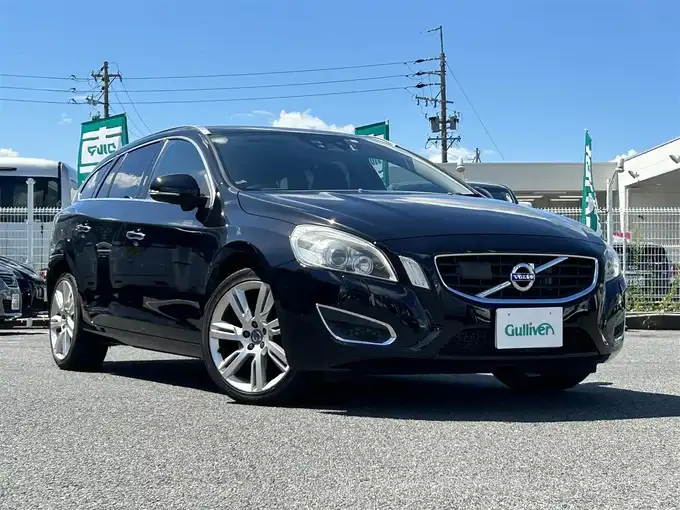 新着情報“Ｖ６０スポーツ”2011年式黒入荷しました！