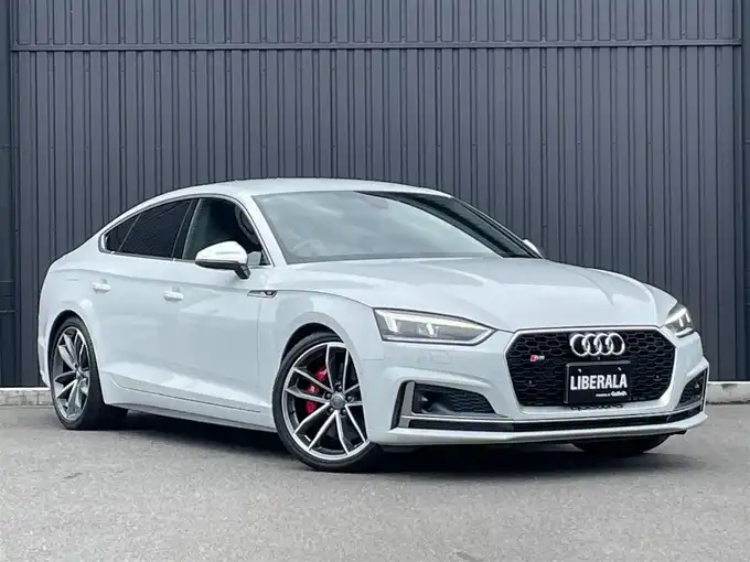 新着情報“Ｓ５スポーツバックベースグレード”2018年式グレイシアホワイトメタリック入荷しました！