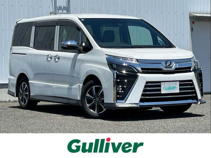 新着情報“ヴォクシーZS”2018年式ホワイトパールクリスタルシャイン入荷しました！