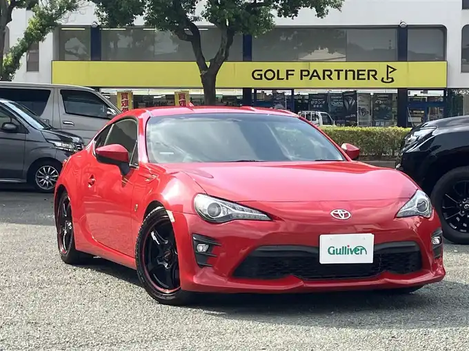 新着情報“８６GT”2017年式ピュアレッド入荷しました！