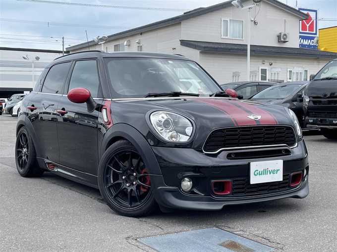 新着情報“ＭＩＮＩクーパーS クロスオーバー”2012年式アブソルートブラックM入荷しました！
