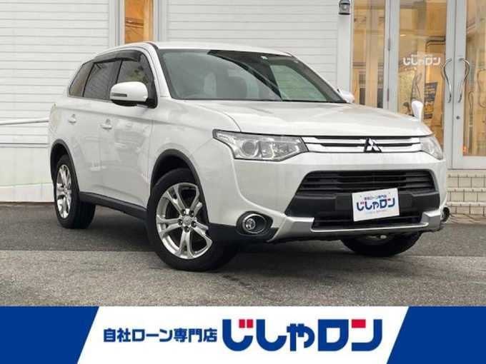 新着情報“アウトランダー24Gセーフティパッケージ”2014年式シルキーホワイト入荷しました！