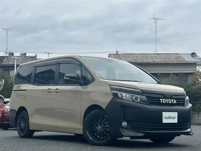 新着情報“ヴォクシーV”2017年式ブラック入荷しました！