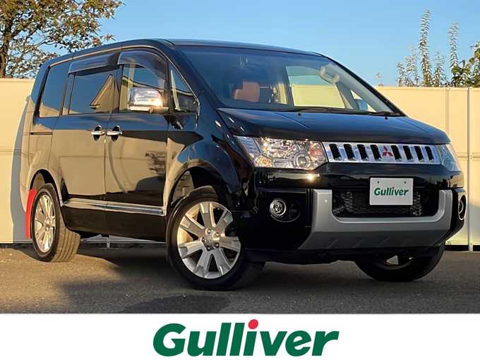 新着情報“デリカＤ：５シャモニー”2016年式ダイヤモンドブラックマイカ入荷しました！