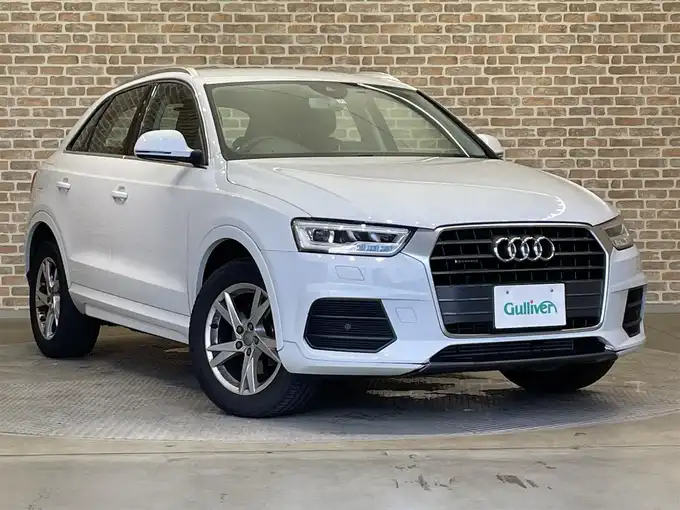 新着情報“Ｑ３2．0 TFSI クワトロ 180PS”2015年式グレイシアホワイトメタリック入荷しました！