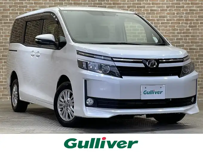 新着情報“ヴォクシーV”2015年式ホワイトパールクリスタルシャイン入荷しました！