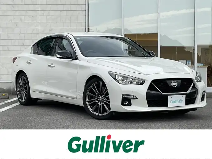 新着情報“スカイライン400R”2020年式ブリリアントホワイトパール入荷しました！