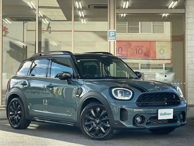 新着情報“ＭＩＮＩクーパーD クロスオーバー オール4 エッセンシャル・トリム”2020年式セージグリーンメタリック入荷しました！