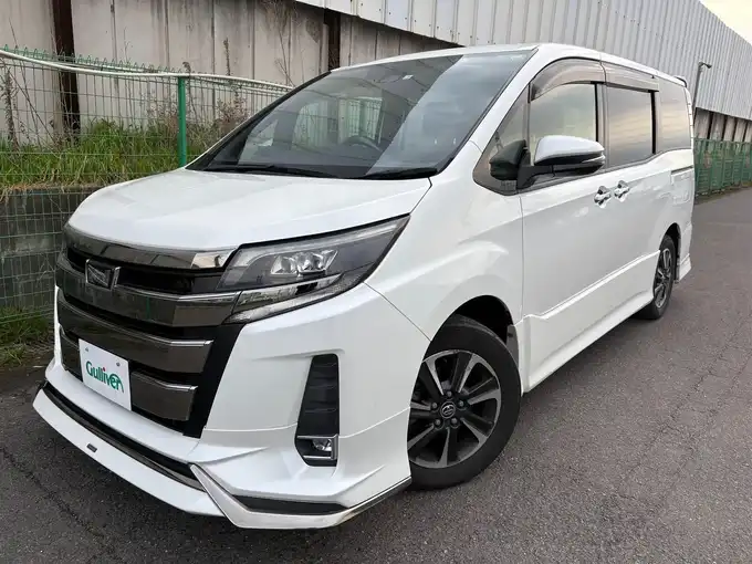 新着情報“ノアSi ダブルバイビー”2018年式ホワイトパールクリスタルシャイン入荷しました！