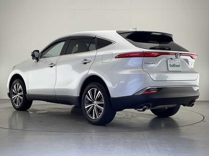 新着情報“ハリアーハイブリッドG”2023年式プラチナホワイト