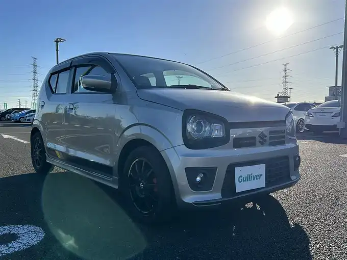 新着情報“アルトワークスベースグレード”2017年式スチールシルバーM入荷しました！