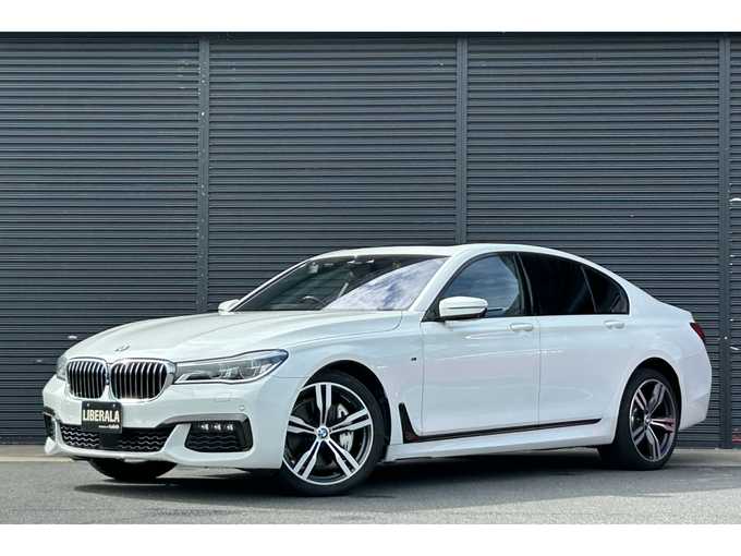 新着情報“７シリーズ740i Mスポーツ”2016年式アルピンホワイトⅢ入荷しました！