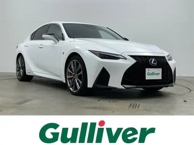 新着情報“ＩＳIS300h Fスポーツ”2020年式ホワイトノーヴァガラスフレーク入荷しました！