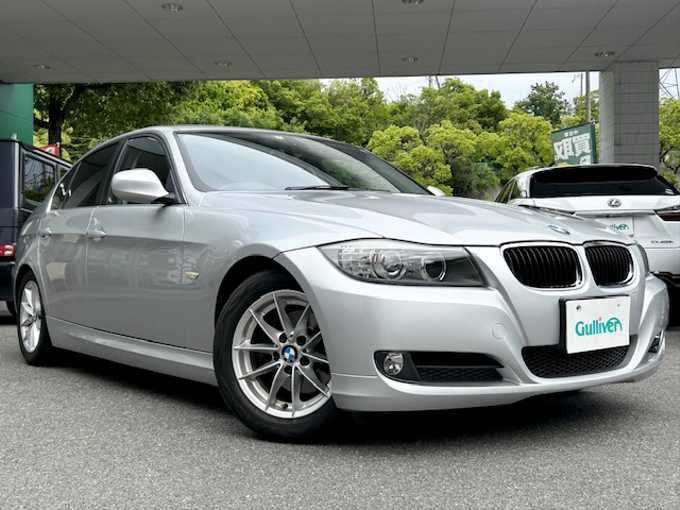 新着情報“３２０ｉ”2011年式チタンシルバーM入荷しました！