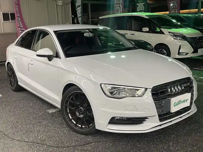 新着情報“Ａ３セダン1．4TFSI”2014年式グレイシアホワイトメタリック入荷しました！