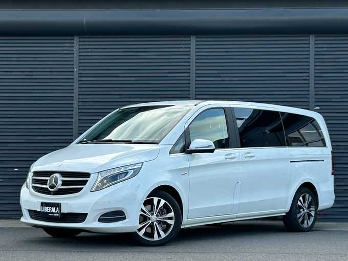 新着情報“ＶクラスV220d アバンギャルド ロング”2016年式ロッククリスタルホワイト入荷しました！