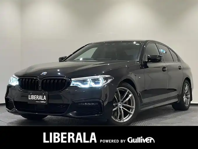 新着情報“５シリーズ523d xDrive Mスピリット”2020年式サファイアブラックP入荷しました！