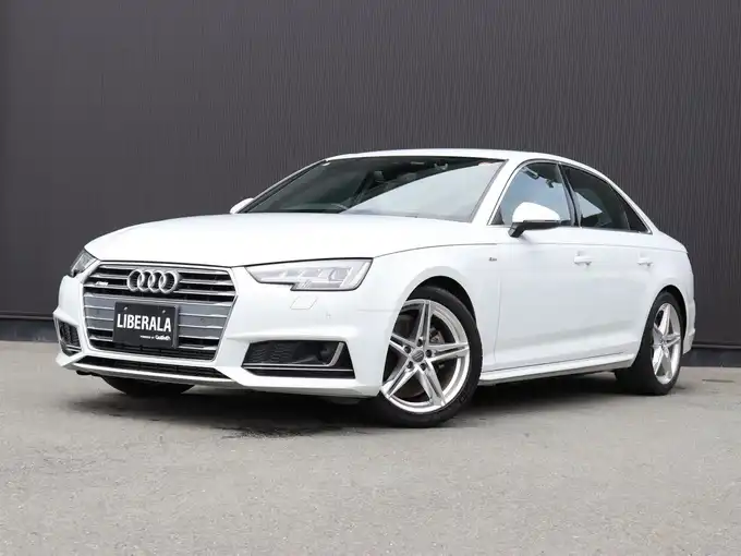 新着情報“Ａ４2．0TFSIスポーツ Sラインパッケージ”2016年式グレイシアホワイトメタリック入荷しました！