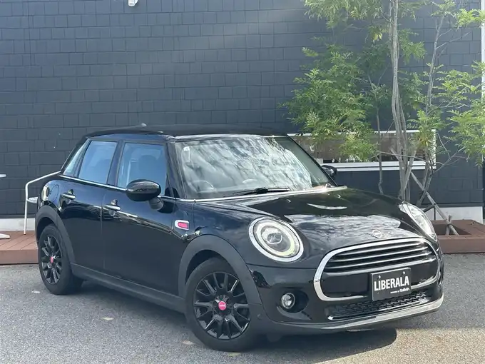 新着情報“ＭＩＮＩクーパーD”2020年式ミッドナイト・ブラック・メタリック入荷しました！