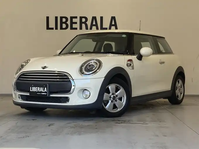 新着情報“ＭＩＮＩクーパー”2019年式ペッパー・ホワイト入荷しました！