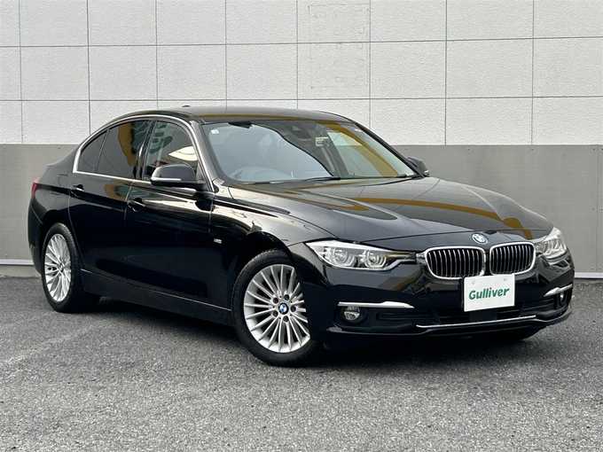 新着情報“３シリーズ320d ラグジュアリー”2016年式サファイアブラックP入荷しました！
