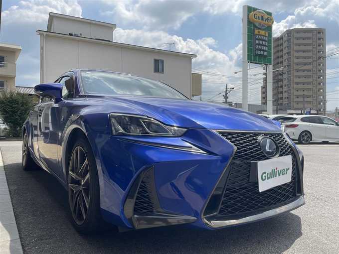 新着情報“ＩＳIS300h Fスポーツ”2018年式ヒートブルーコントラストレイヤリング入荷しました！