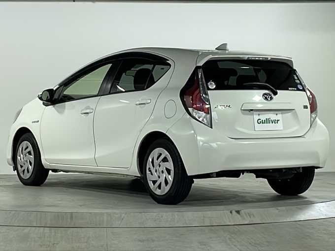 新着情報“アクアS”2016年式ライムホワイトパールクリスタルシャイン