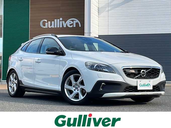 新着情報“Ｖ４０クロスカントリー T4 ノルディック”2014年式パール入荷しました！