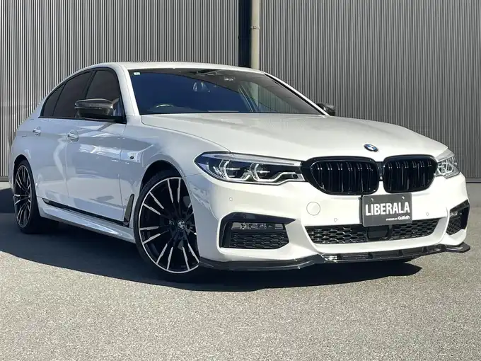 新着情報“５シリーズ523i Mスポーツ”2018年式アルピンホワイトⅢ入荷しました！