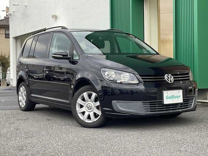 新着情報“ゴルフトゥーランTSI コンフォートライン”2014年式ディープブラックパールエフェクト入荷しました！