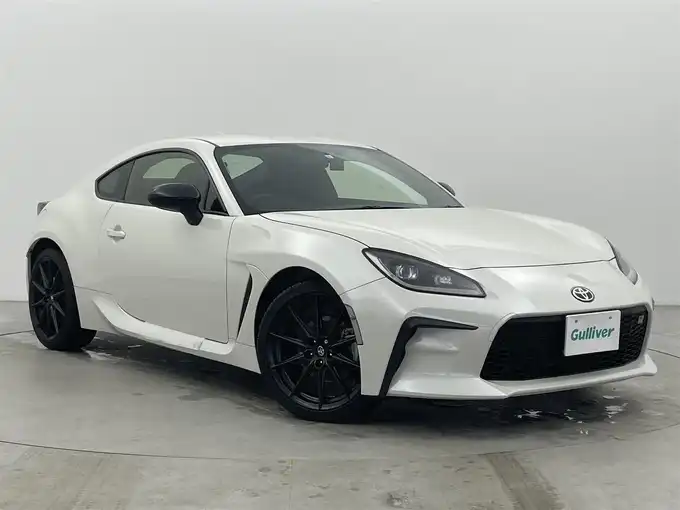 新着情報“ＧＲ８６RZ”2023年式クリスタルホワイトパール入荷しました！
