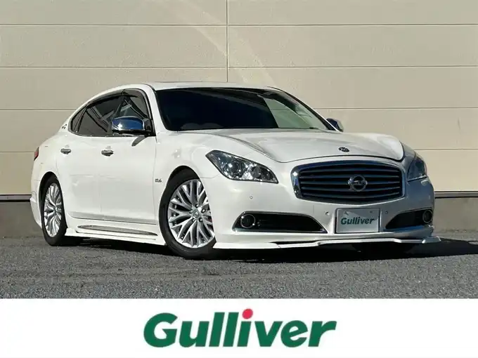 新着情報“シーマハイブリッド VIP G”2017年式クリスタルホワイトパール入荷しました！