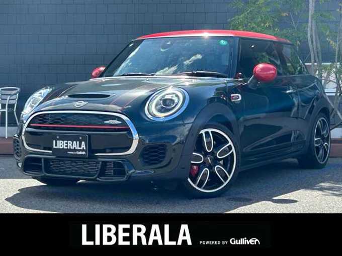 新着情報“ＭＩＮＩジョンクーパーワークス”2018年式レベルグリーン入荷しました！