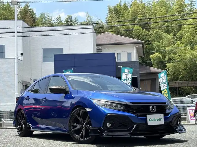 新着情報“シビックハッチバック”2019年式ブリリアントスポーティブルーメタリック2トーン入荷しました！