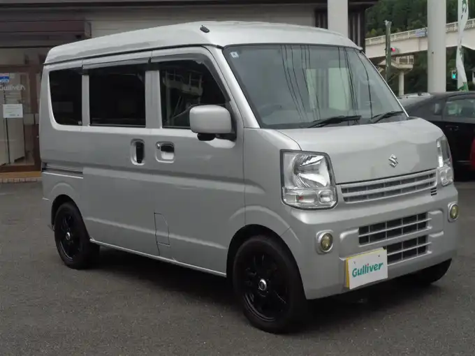 新着情報“エブリイジョインターボ”2019年式シルキーシルバーメタリック入荷しました！