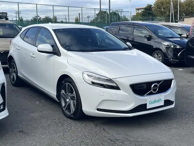 新着情報“Ｖ４０D4 モメンタム”2018年式パール入荷しました！