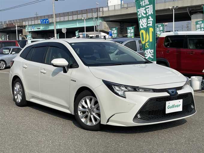 新着情報“カローラツーリングハイブリッド S”2019年式ホワイトパールクリスタルシャイン入荷しました！