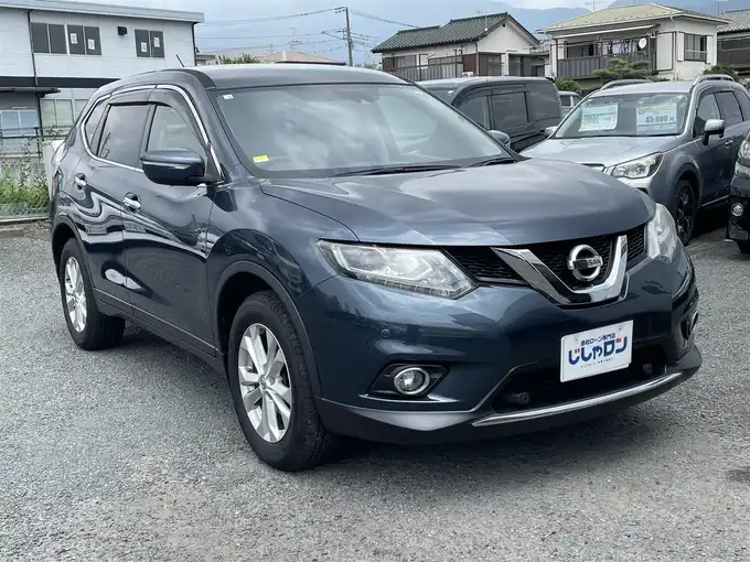 新着情報“エクストレイル20X”2016年式スチールブルー入荷しました！