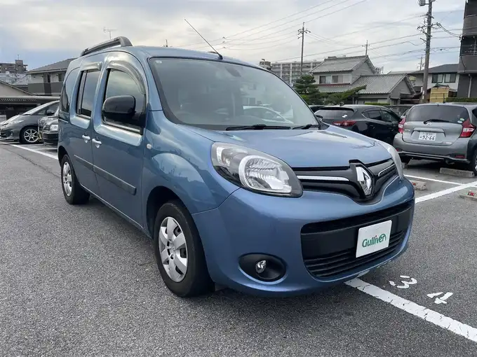新着情報“カングーゼン”2019年式青入荷しました！