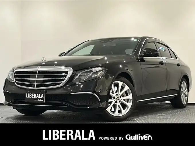 新着情報“ＥクラスE400 4マチック エクスクルーシブ”2017年式オブシディアンブラック入荷しました！