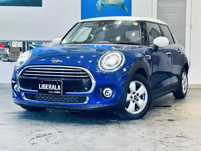 新着情報“ＭＩＮＩクーパーD”2020年式青入荷しました！