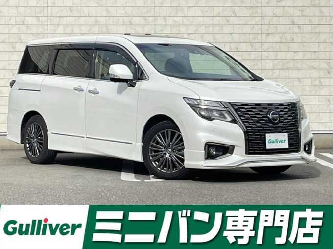 新着情報“エルグランド350ハイウェイスターアーバンクロム”2021年式ピュアホワイトパール入荷しました！