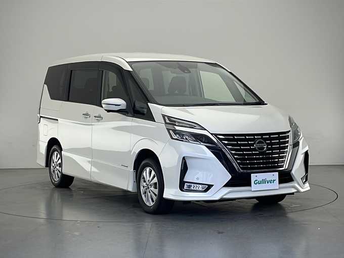 新着情報“セレナハイウェイスターV”2019年式ブリリアントホワイトパール入荷しました！