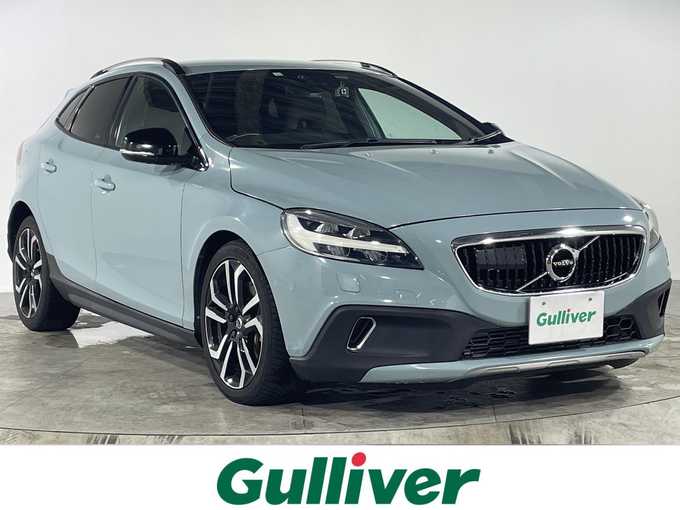 新着情報“Ｖ４０クロスカントリー D4 モメンタム”2016年式アマゾンブルー入荷しました！